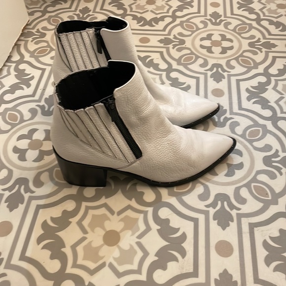 White Leather Cowboy Boot Zipper Kenneth Cole Size 10 - Picture 3 of 7